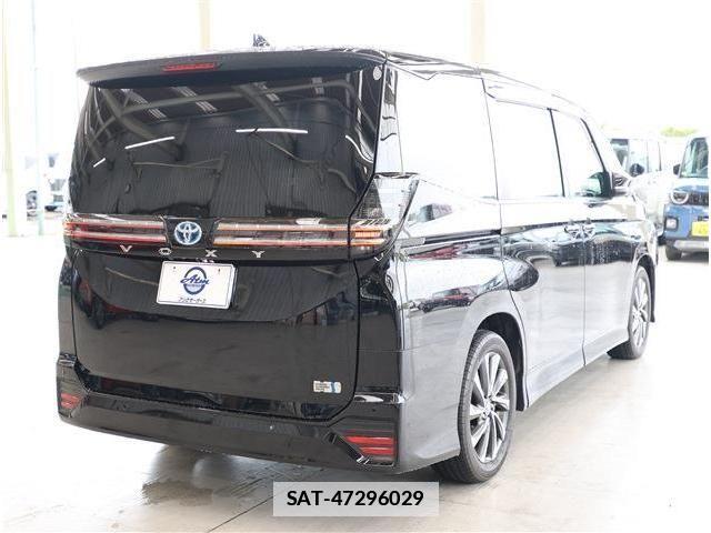 Toyota VOXY 2023-03 7903601-7
