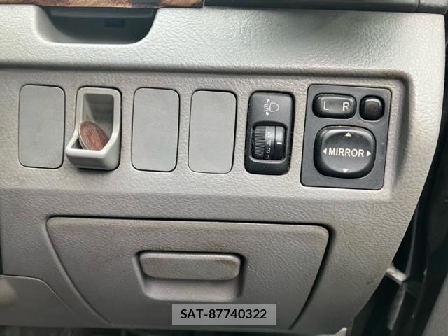 Toyota VOXY 2005-07 7903612-15
