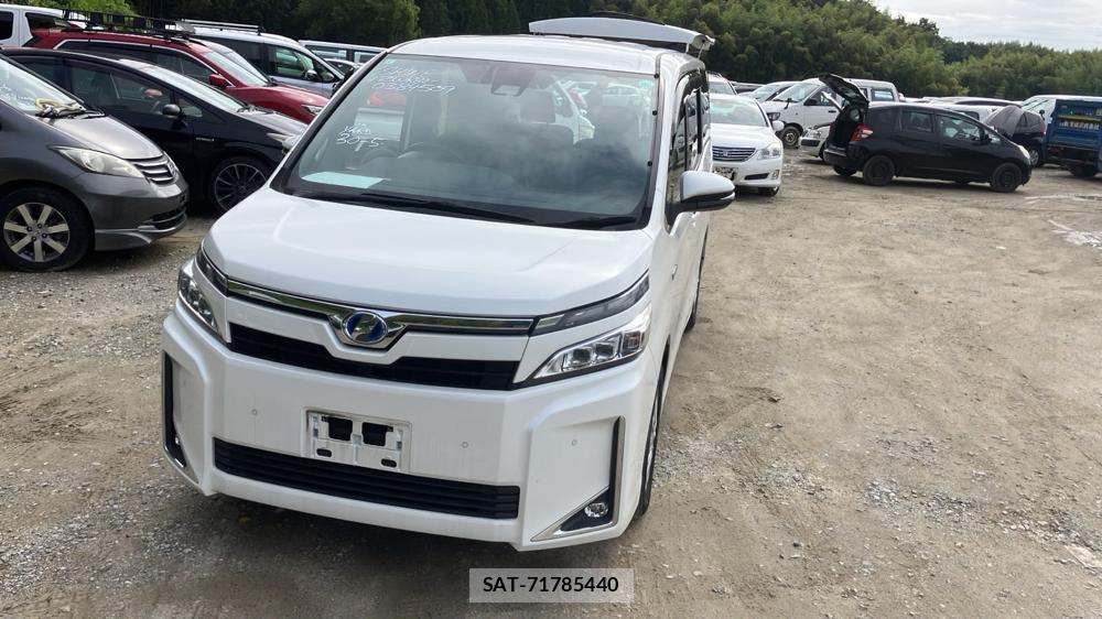 Toyota VOXY 2019-04 7175241-0