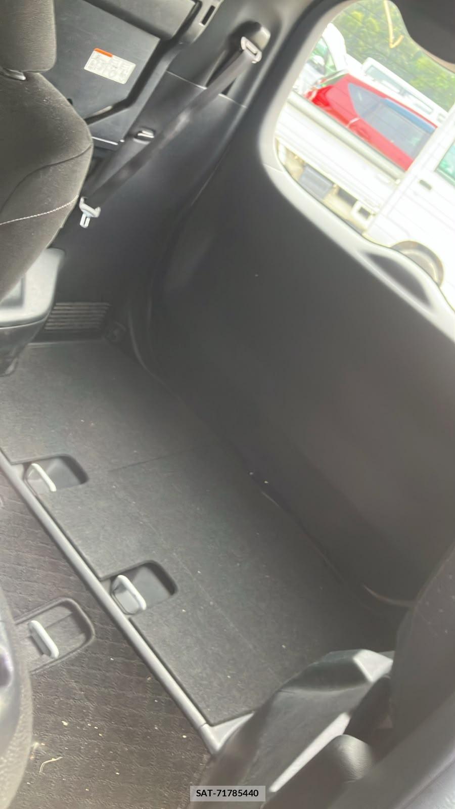 Toyota VOXY 2019-04 7175241-20