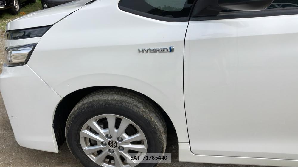 Toyota VOXY 2019-04 7175241-25