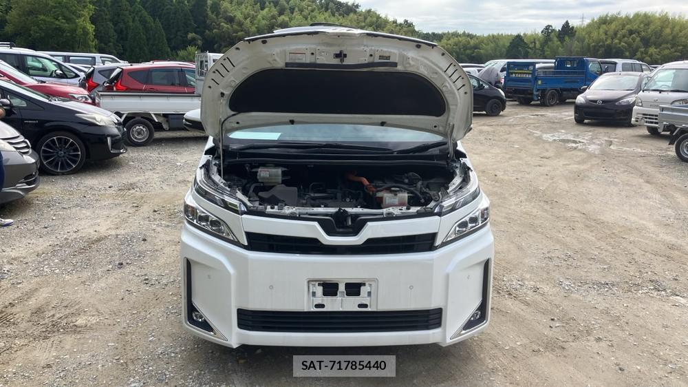 Toyota VOXY 2019-04 7175241-32