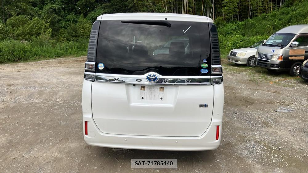 Toyota VOXY 2019-04 7175241-3