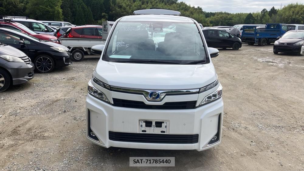 Toyota VOXY 2019-04 7175241-7