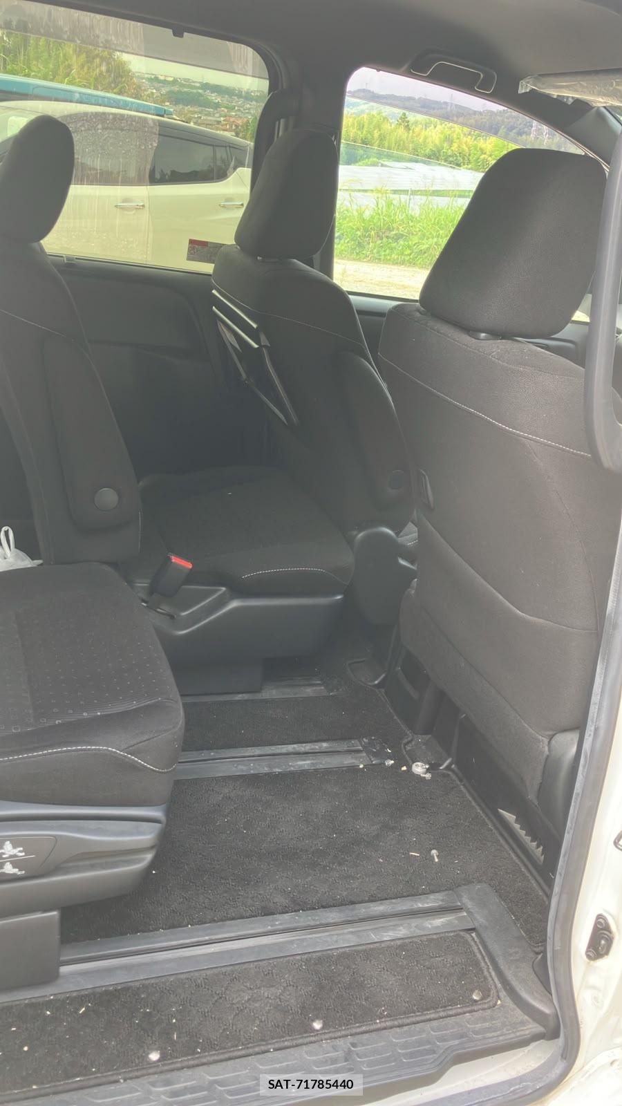 Toyota VOXY 2019-04 7175241-8