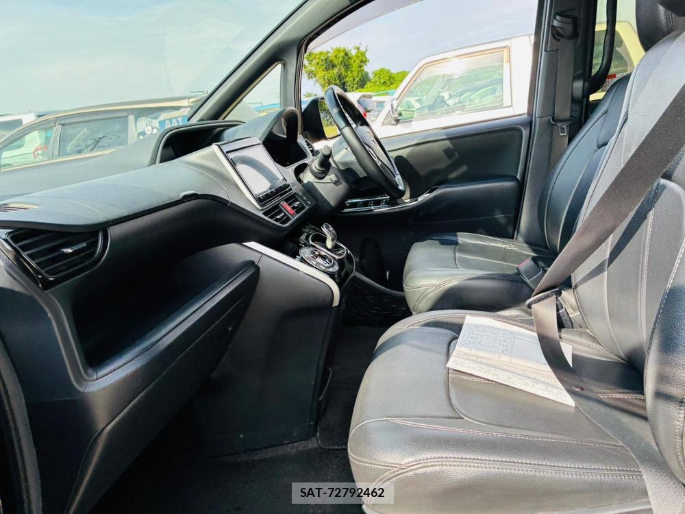 Toyota VOXY 2018-12 7831740-10