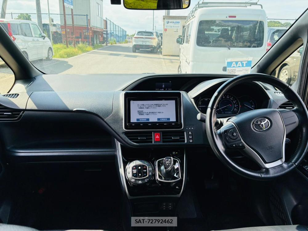 Toyota VOXY 2018-12 7831740-12