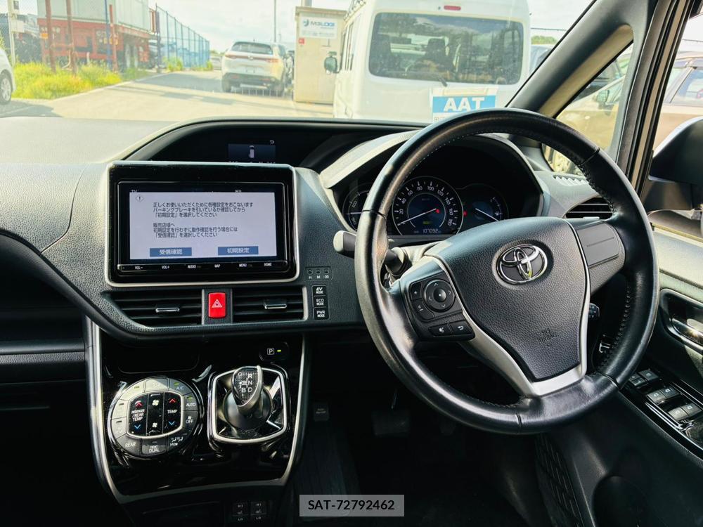 Toyota VOXY 2018-12 7831740-13