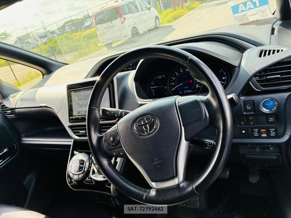 Toyota VOXY 2018-12 7831740-14
