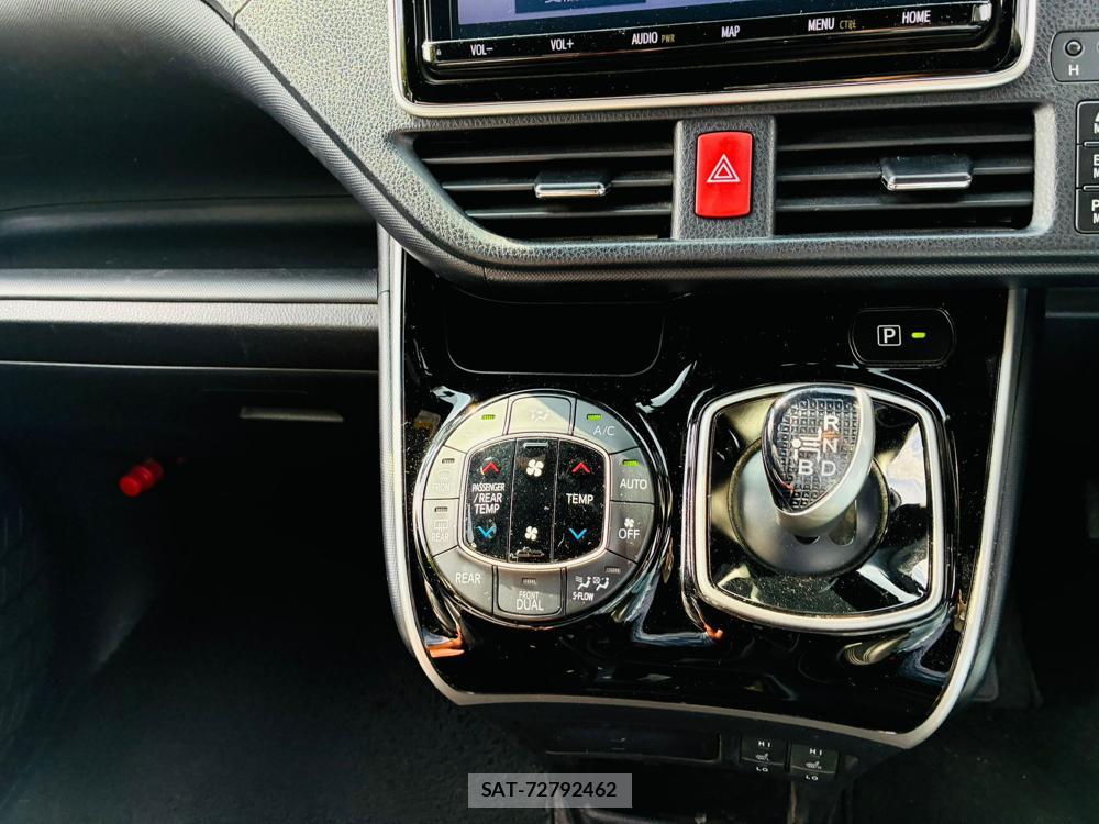 Toyota VOXY 2018-12 7831740-19