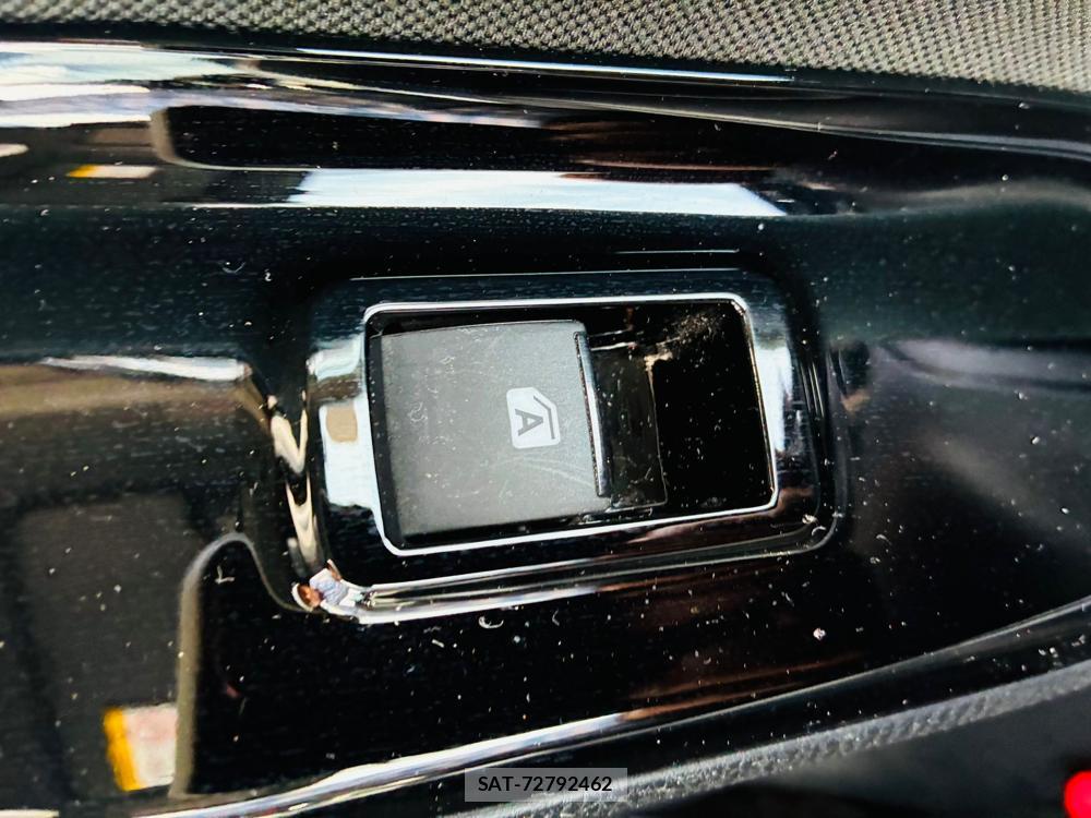 Toyota VOXY 2018-12 7831740-23