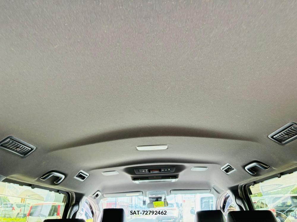 Toyota VOXY 2018-12 7831740-24