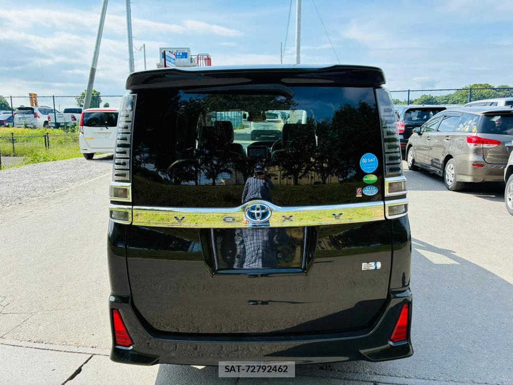 Toyota VOXY 2018-12 7831740-3