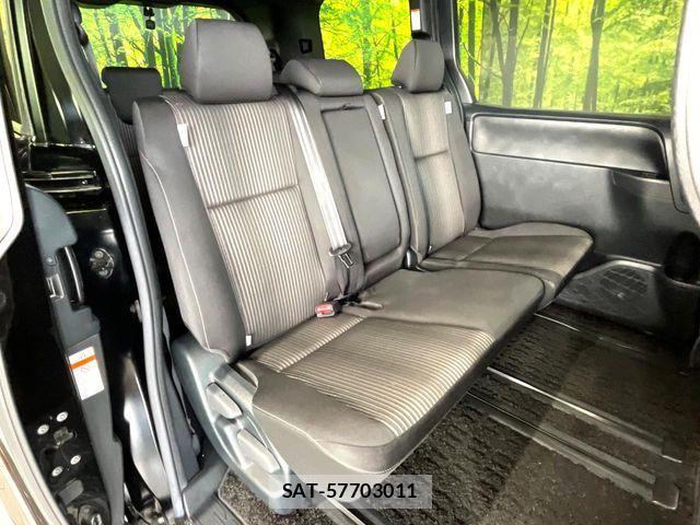 Toyota VOXY 2019-08 7964339-8