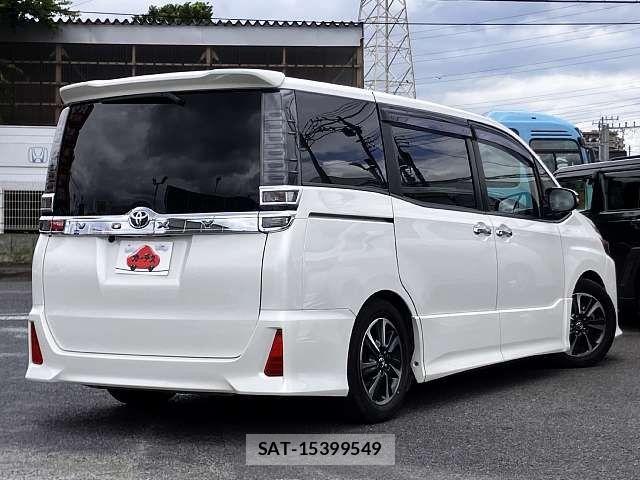 Toyota VOXY 2026-05 7964338-2