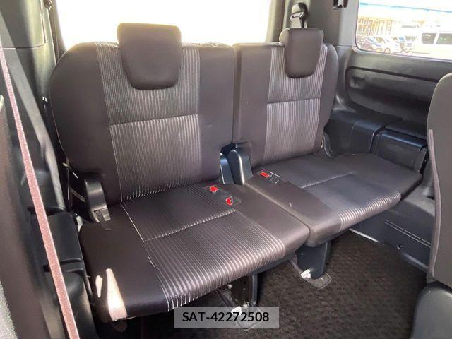Toyota VOXY 2019-09 7964337-10