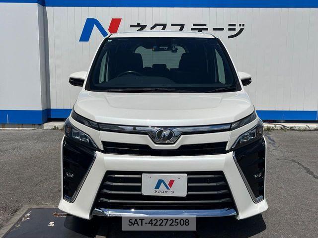 Toyota VOXY 2019-09 7964337-15