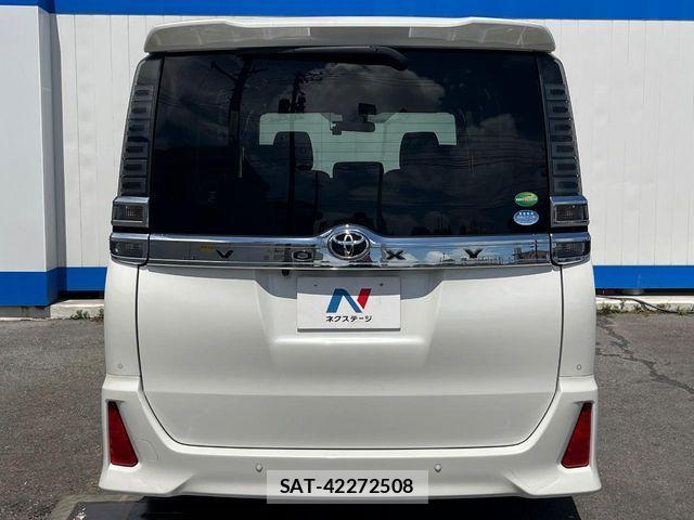 Toyota VOXY 2019-09 7964337-16