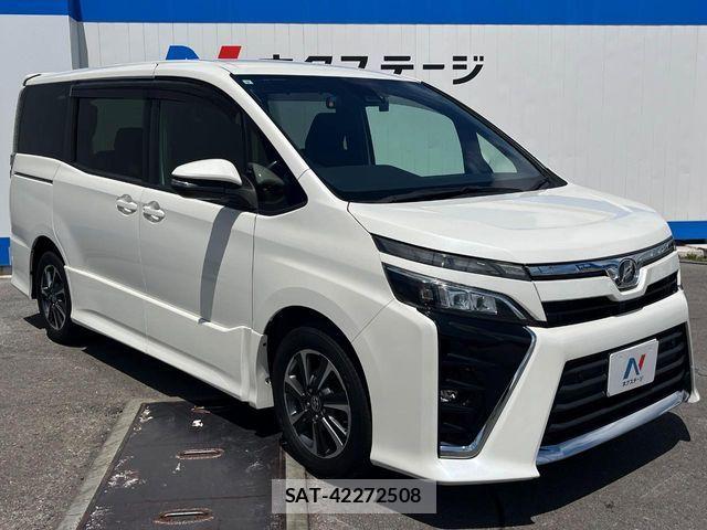 Toyota VOXY 2019-09 7964337-17