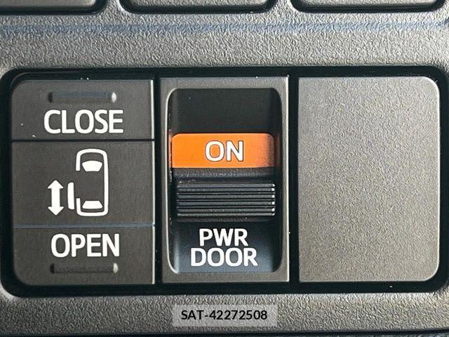 Toyota VOXY 2019-09 7964337-3