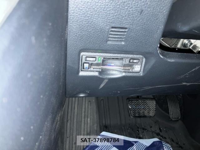 Toyota VOXY 2025-09 7964324-16
