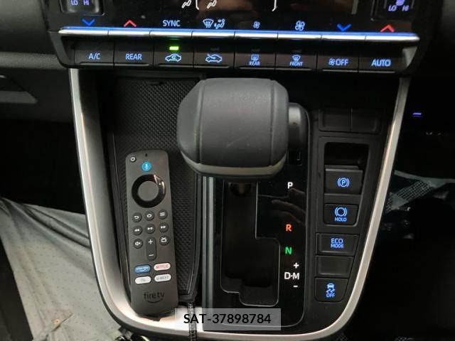 Toyota VOXY 2025-09 7964324-19