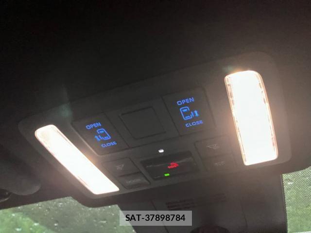 Toyota VOXY 2025-09 7964324-25