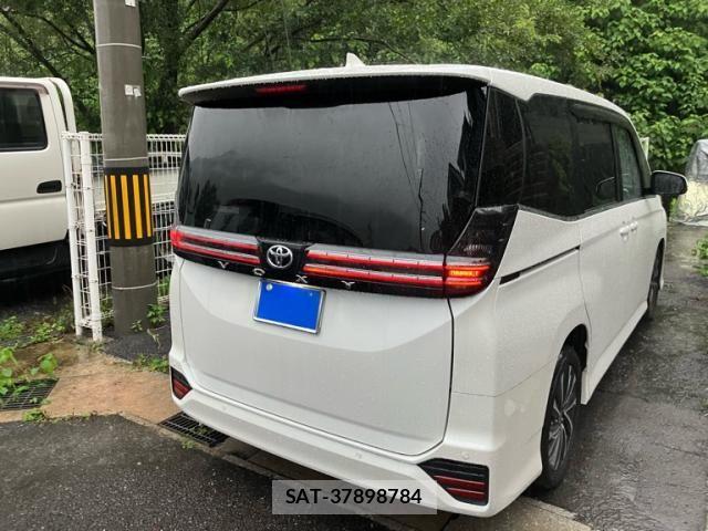Toyota VOXY 2025-09 7964324-3