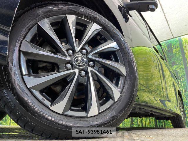 Toyota VOXY 2023-12 7964329-13