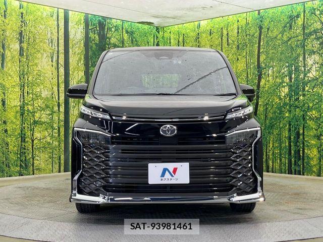 Toyota VOXY 2023-12 7964329-14