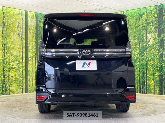 Toyota VOXY 2023-12 7964329-15