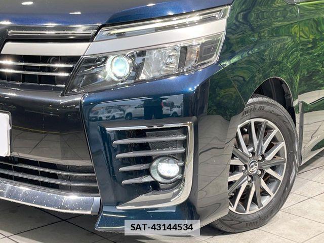 Toyota VOXY 2016-10 7964340-12