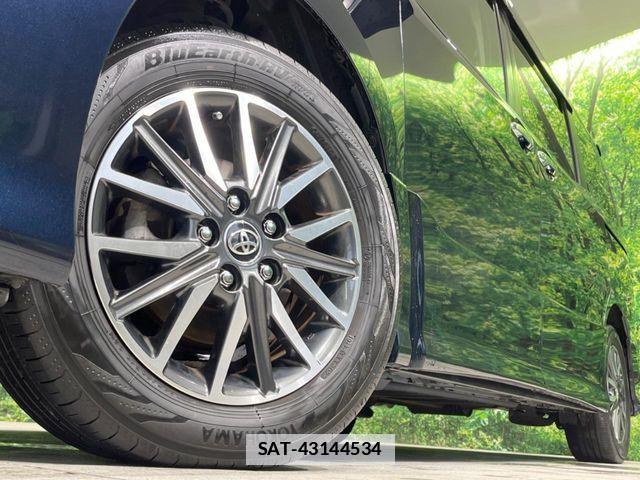 Toyota VOXY 2016-10 7964340-13