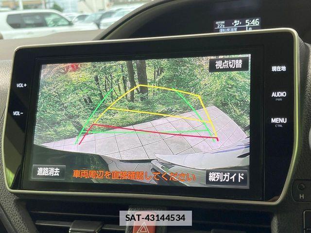 Toyota VOXY 2016-10 7964340-4