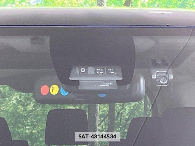 Toyota VOXY 2016-10 7964340-5