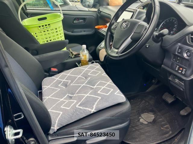 Toyota VOXY 2016-02 7964350-10