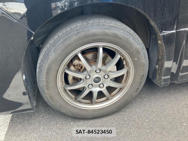 Toyota VOXY 2016-02 7964350-3