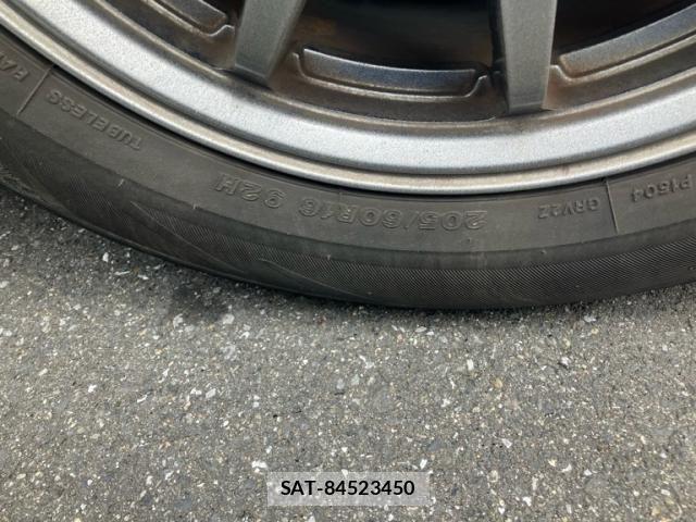 Toyota VOXY 2016-02 7964350-8