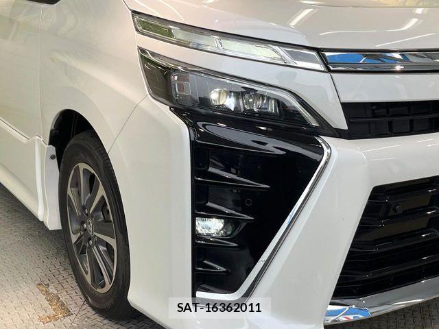 Toyota VOXY 2021-07 7964333-12
