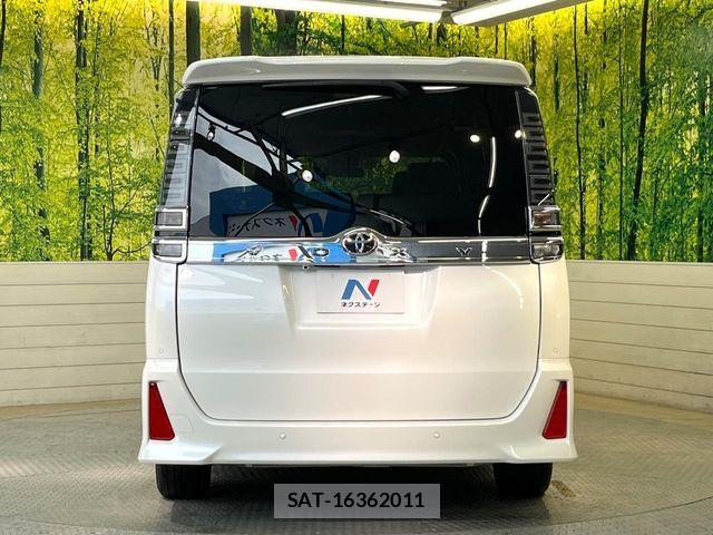 Toyota VOXY 2021-07 7964333-15