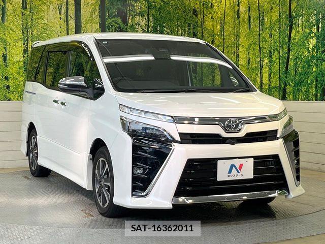 Toyota VOXY 2021-07 7964333-16