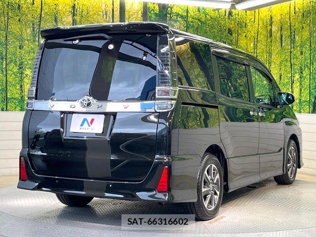 Toyota VOXY 2019-12 7964336-17
