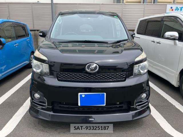 Toyota VOXY 2011-08 7964353-0