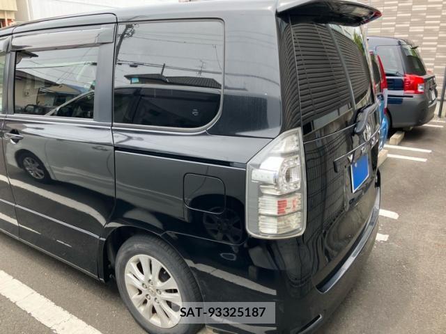 Toyota VOXY 2011-08 7964353-10