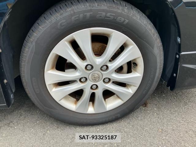 Toyota VOXY 2011-08 7964353-14