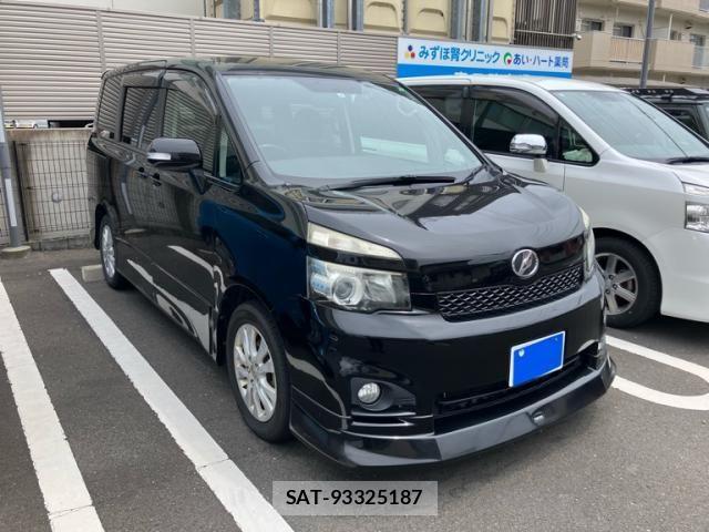 Toyota VOXY 2011-08 7964353-1