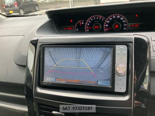 Toyota VOXY 2011-08 7964353-19