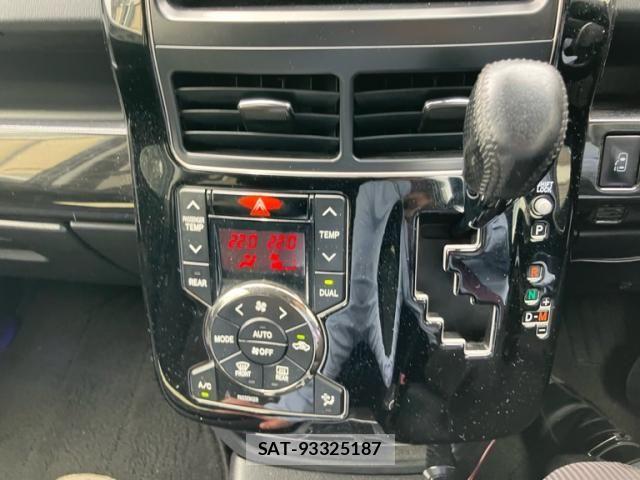 Toyota VOXY 2011-08 7964353-21