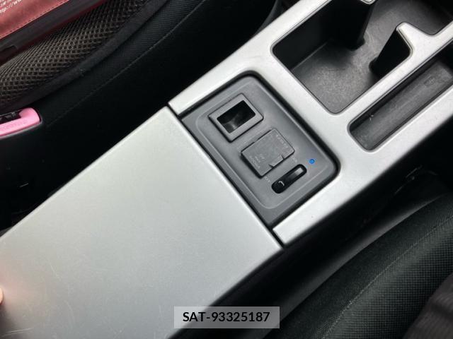 Toyota VOXY 2011-08 7964353-26