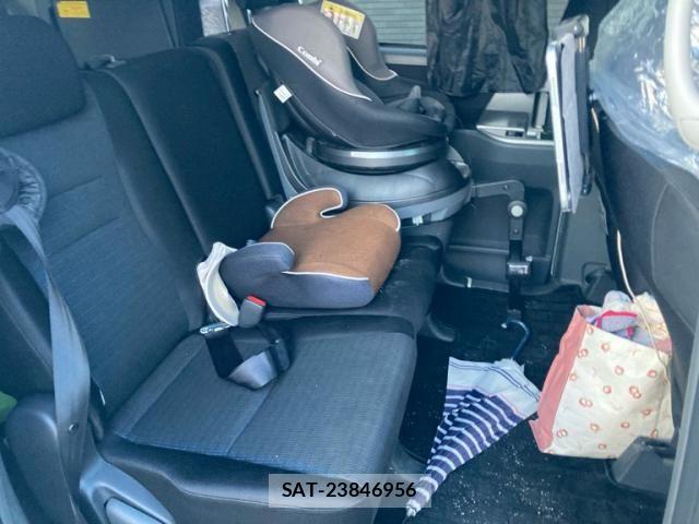 Toyota VOXY 2007-07 7964354-11